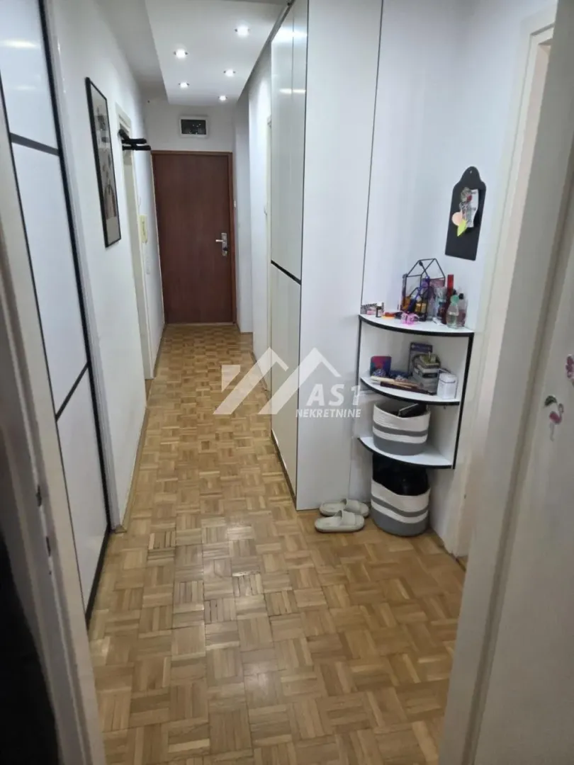 Izdavanje, trosoban stan, 70m², Železnička Stanica, Novi Sad Sve Podlokacije