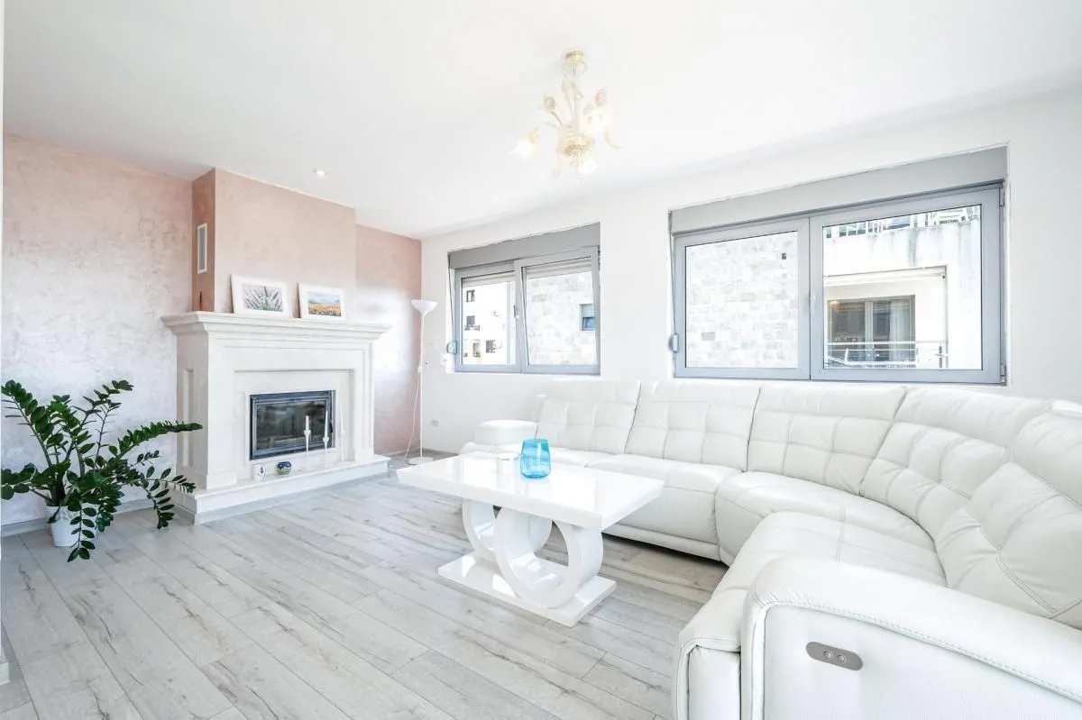 Prodaja, trosoban stan, 116m², Tivat, Crna Gora