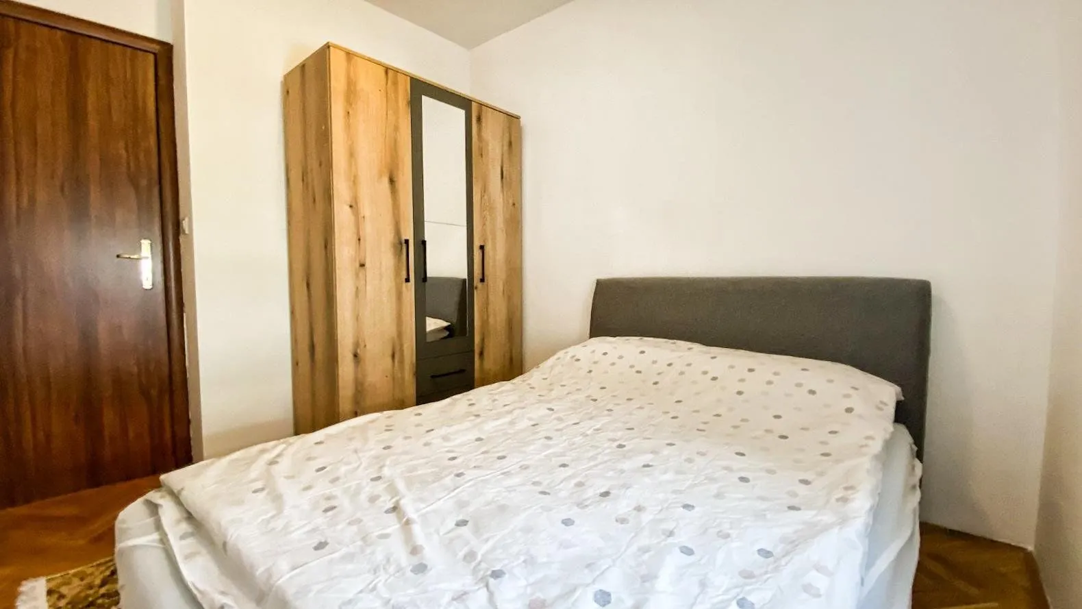 Rent, one bedroom apartment, 35m², Blok 9, Podgorica