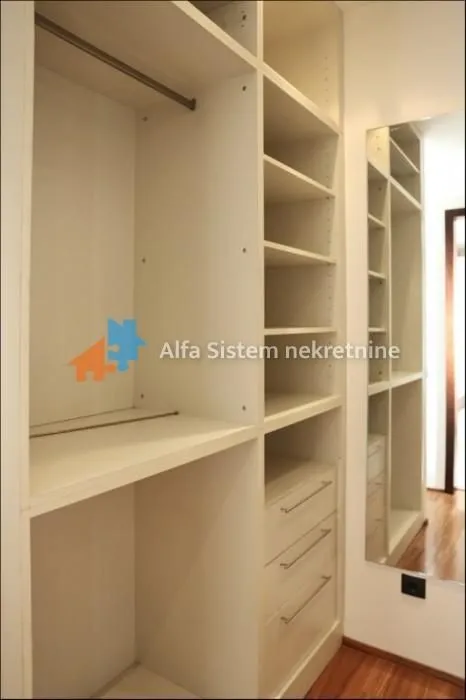 Izdavanje, stan, 176m², Kalenić Pijaca, Vračar Sve Podlokacije