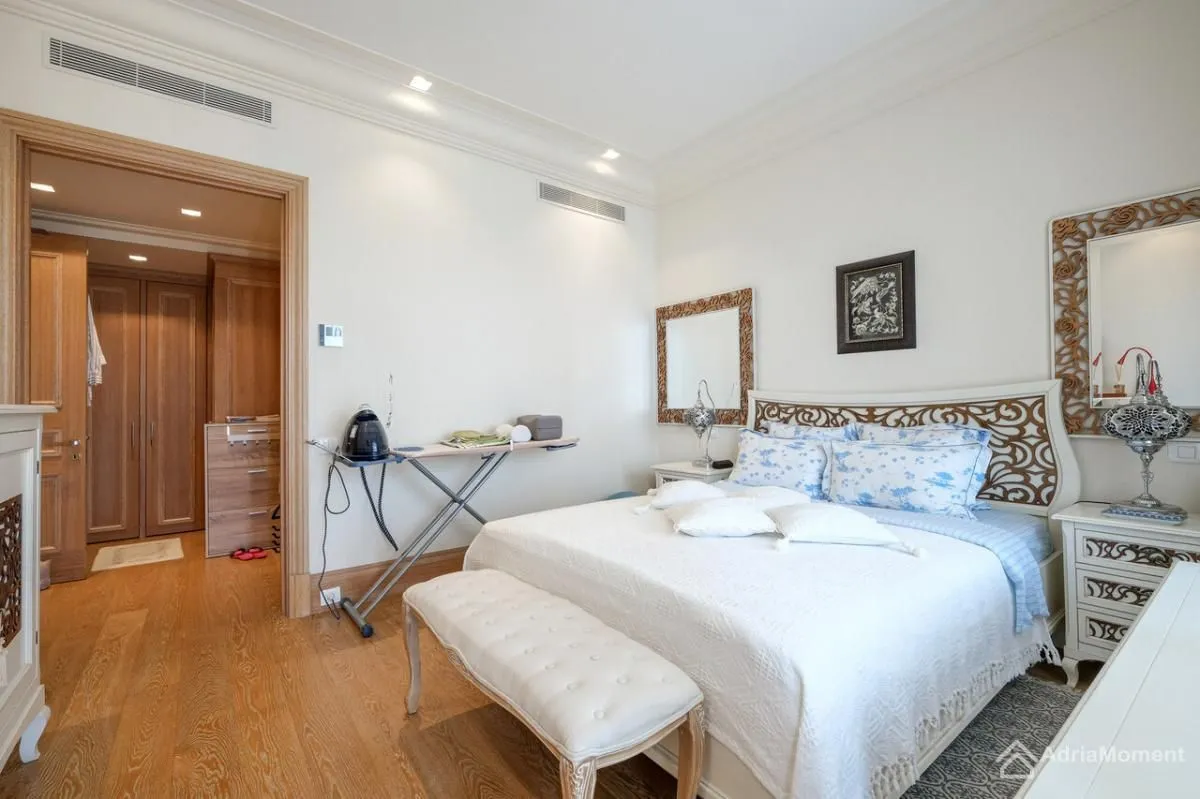 Prodaja, dvosoban stan, 116m², Porto Montenegro, Tivat
