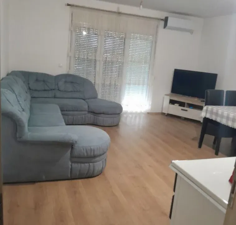 Izdavanje, dvosoban stan, 100m², Šušanj, Bar