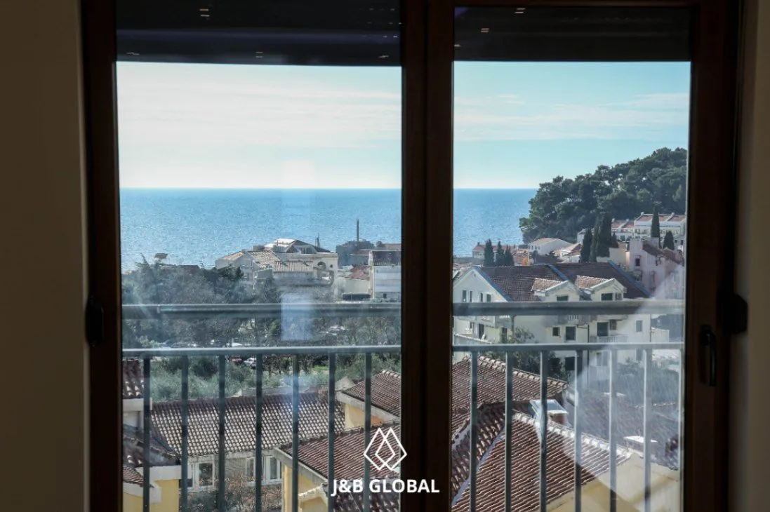 Sale, three bedroom apartment, 152m², Petrovac, Budva