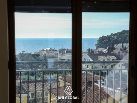 Sale, three bedroom apartment, 152m², Petrovac, Budva - image 2