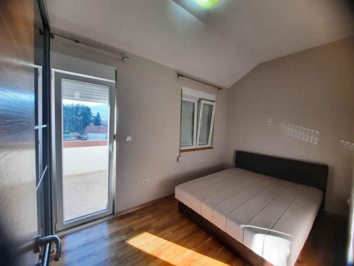 Prodaja, dvosoban stan, 62m², Cetinje, Crna Gora