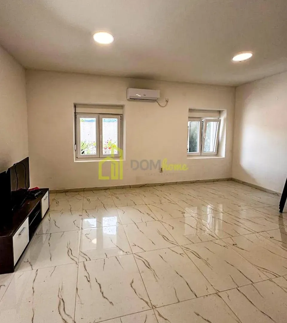 Rent, apartment, 55m², Risan, Kotor