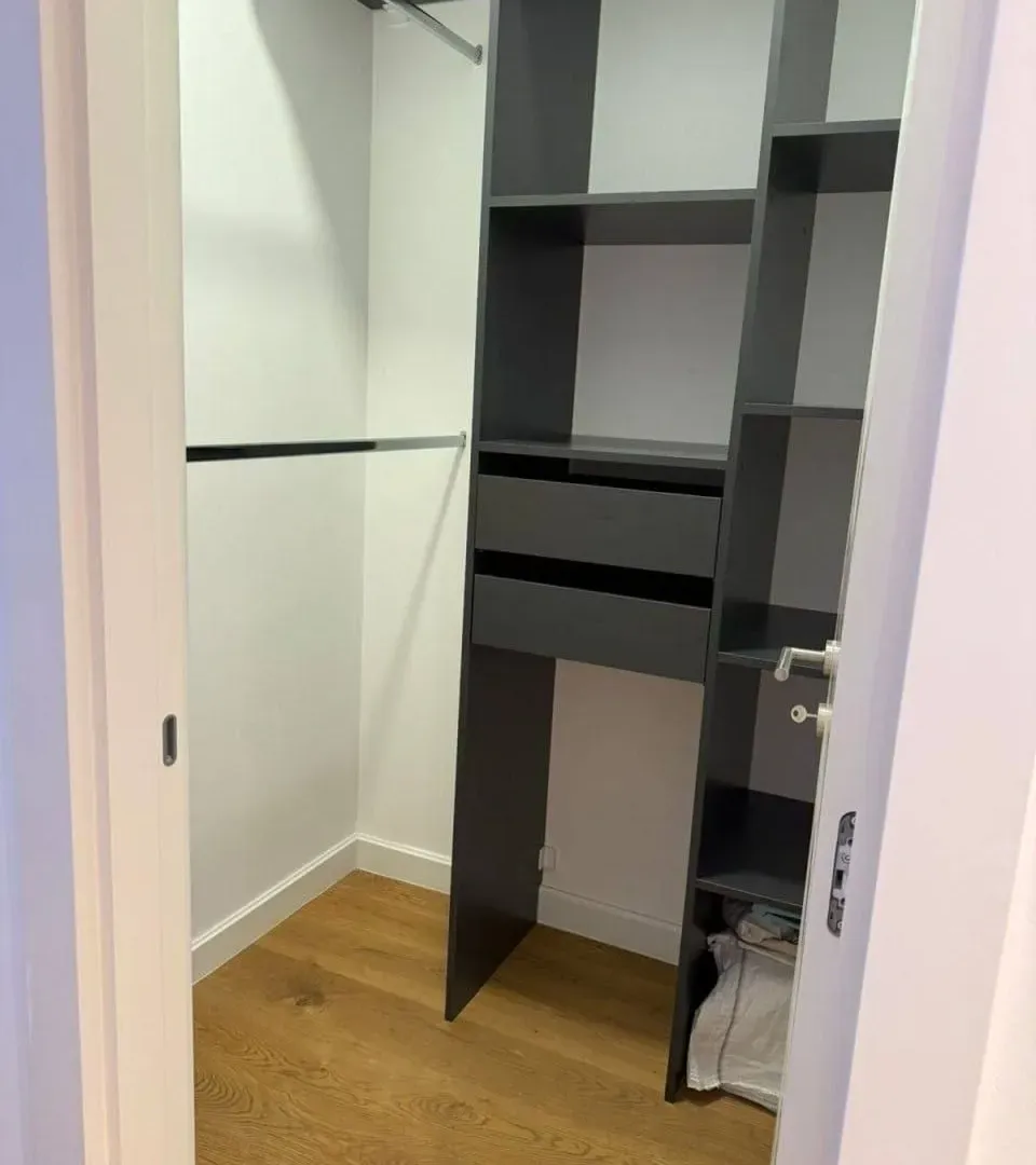 Prodaja, dvosoban stan, 77m², Centar, Bar