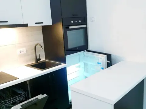 Izdavanje, stan, 25m², Centar, Bar - image 7