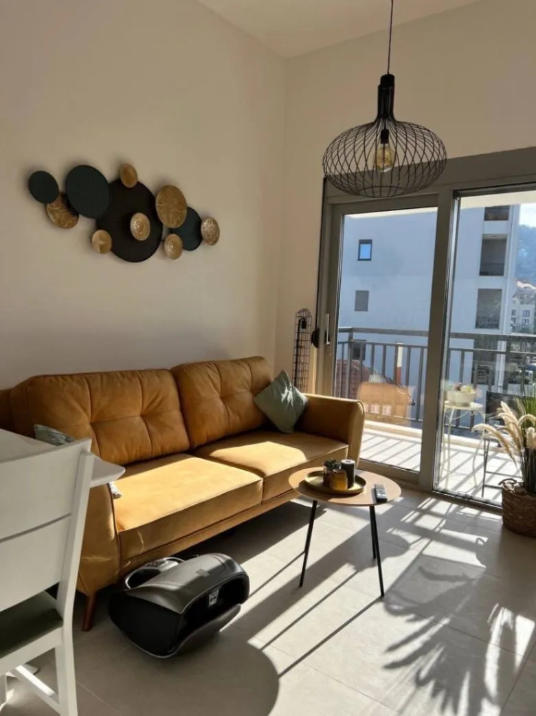 Izdavanje, jednosoban stan, 42m², Pod Kuk, Tivat