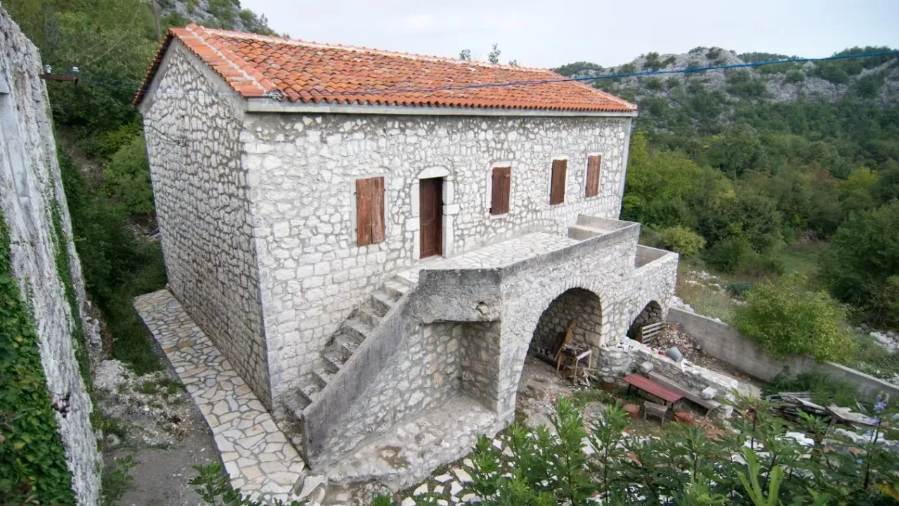 Sale, house, 150m², Obzovica, Cetinje