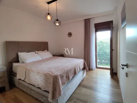 Rent, one bedroom apartment, 50m², Đuraševići, Tivat - image 2