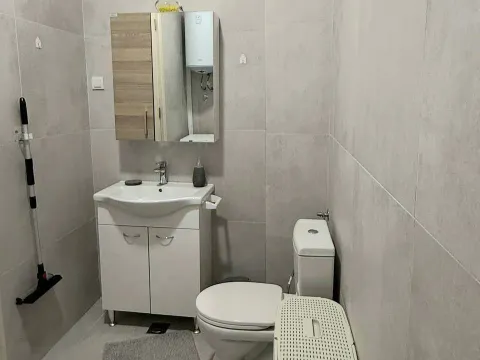 Izdavanje, jednosoban stan, 50m², Centar, Cetinje - image 12