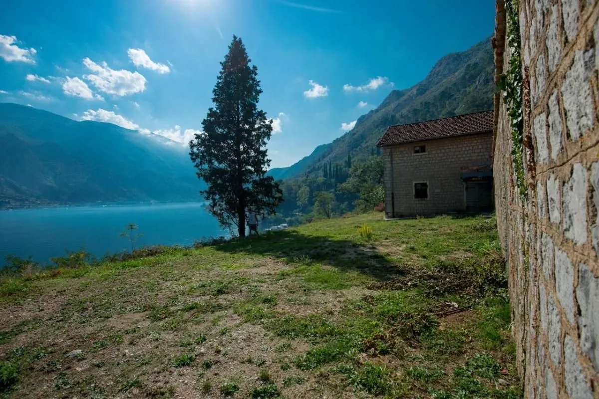 Prodaja, plac, 20600m², Kotor, Crna Gora
