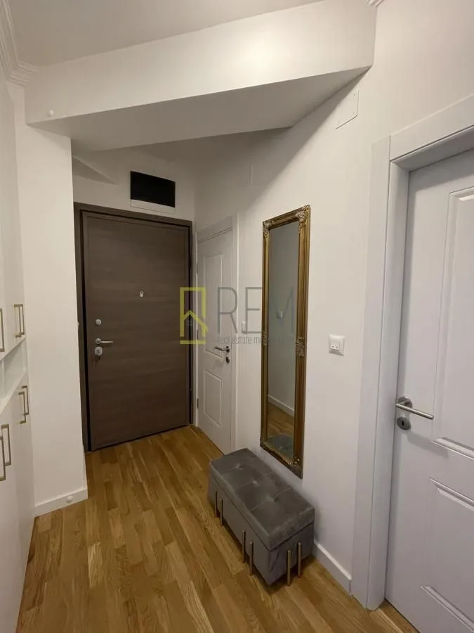 Prodaja, dvosoban stan, 90m², Zabjelo, Podgorica