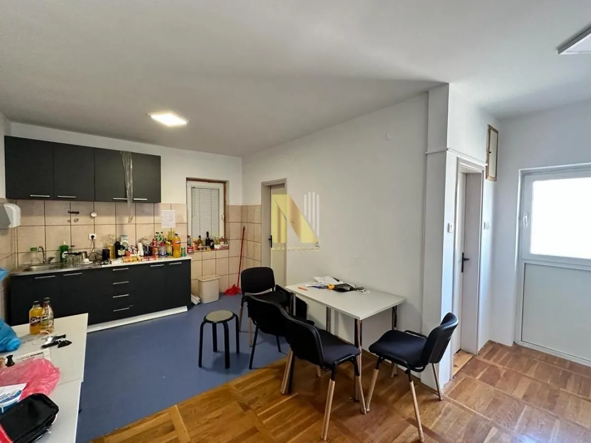 Rent, office space, 182m², Centar, Novi Sad