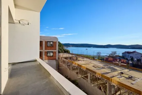 Prodaja, dvosoban stan, 93m², Centar, Tivat - image 2