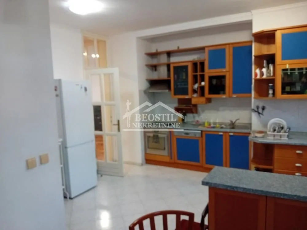 Prodaja, četvorosoban stan, 161m², Voždovac Sve Podlokacije, Beograd