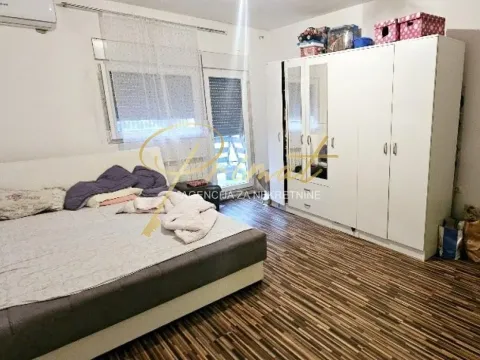 Prodaja, trosoban stan, 76m², Borča 1, Borča Sve Podlokacije - image 5