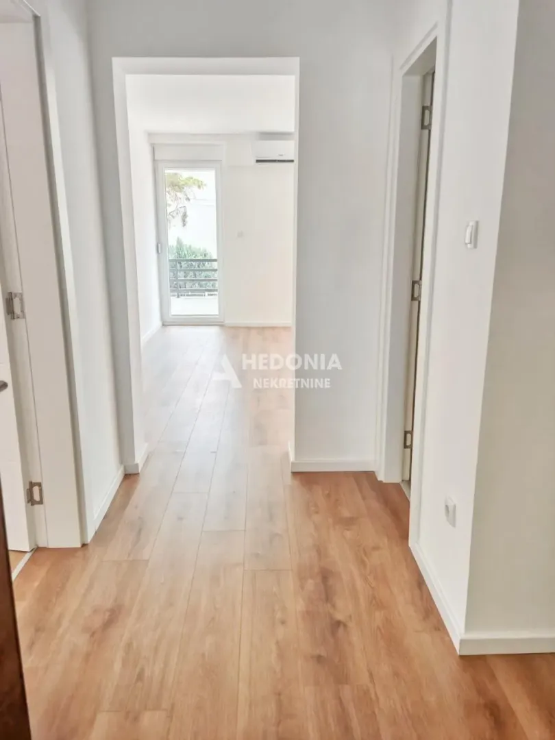 Sale, four bedroom apartment, 95m², Sremčica, Beograd