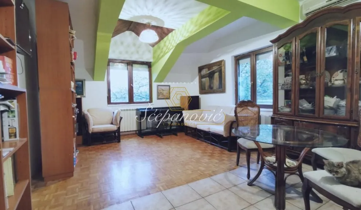 Izdavanje, kuća, 311m², Sremska Kamenica, Petrovaradin