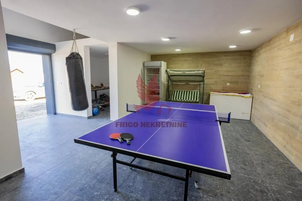 Sale, house, 302m², Mladenovac, Beograd