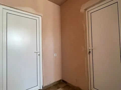 Prodaja, kuća, 210m², Sutomore, Bar - image 5