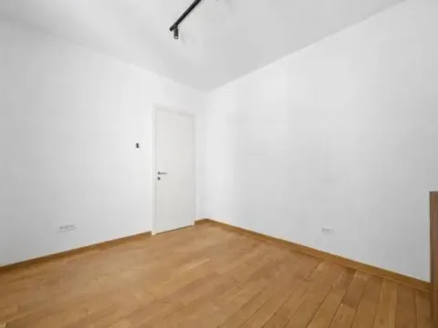Prodaja, četvorosoban stan, 118m², Crveni Krst, Beograd - image 9