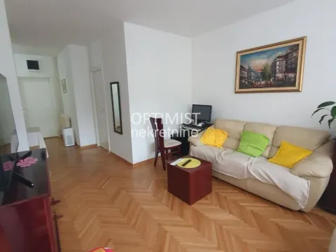 Sale, three bedroom apartment, 76m², Vračar Centar, Vračar Sve Podlokacije - image 2