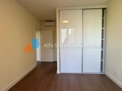 Rent, three bedroom apartment, 78m², Savski Venac, Beograd - image 15