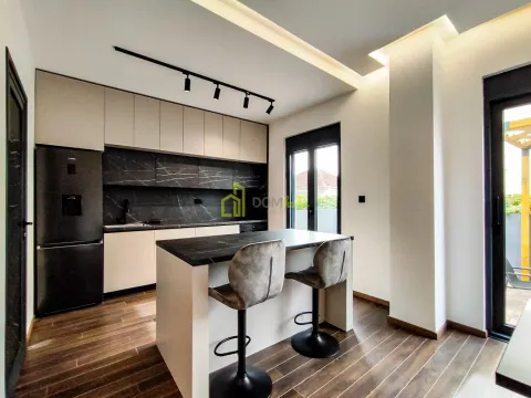 Izdavanje, kuća, 150m², Donja Gorica, Podgorica - image 17