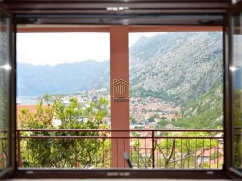 Izdavanje, jednosoban stan, 50m², Škaljari, Kotor - image 5