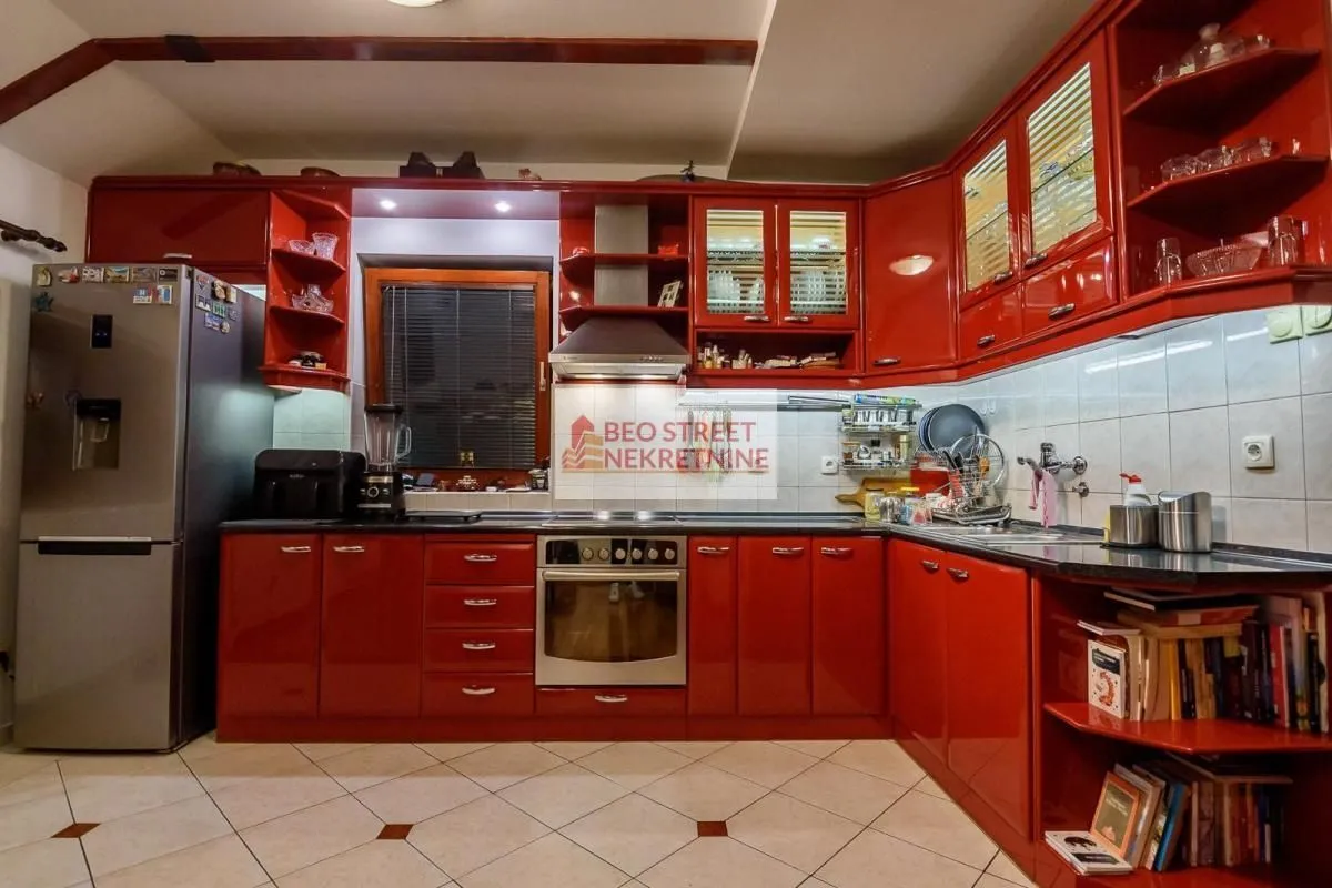 Prodaja, četvorosoban stan, 131m², Stari Grad, Beograd