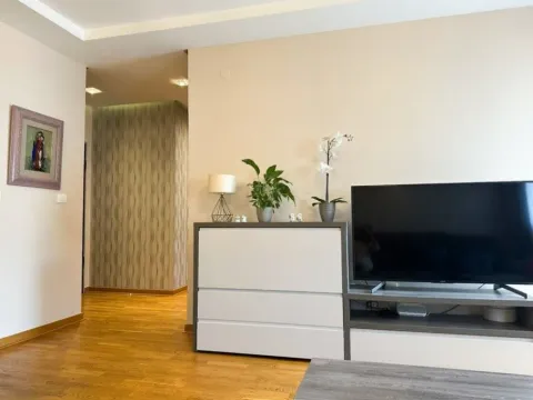 Sale, two bedroom apartment, 64m², City Kvart, Podgorica - image 8