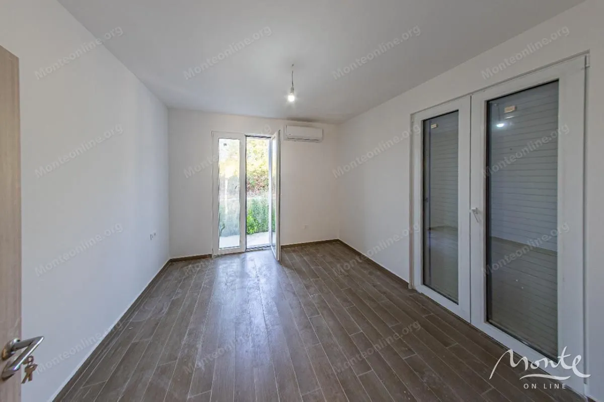 Prodaja, dvosoban stan, 66m², Đenovići, Herceg Novi