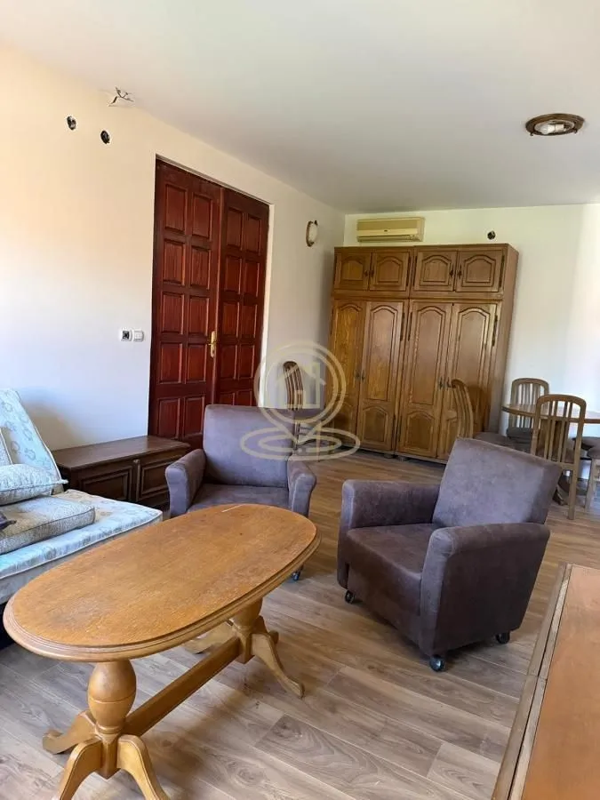Izdavanje, dvosoban stan, 80m², Mala vaga, Kragujevac