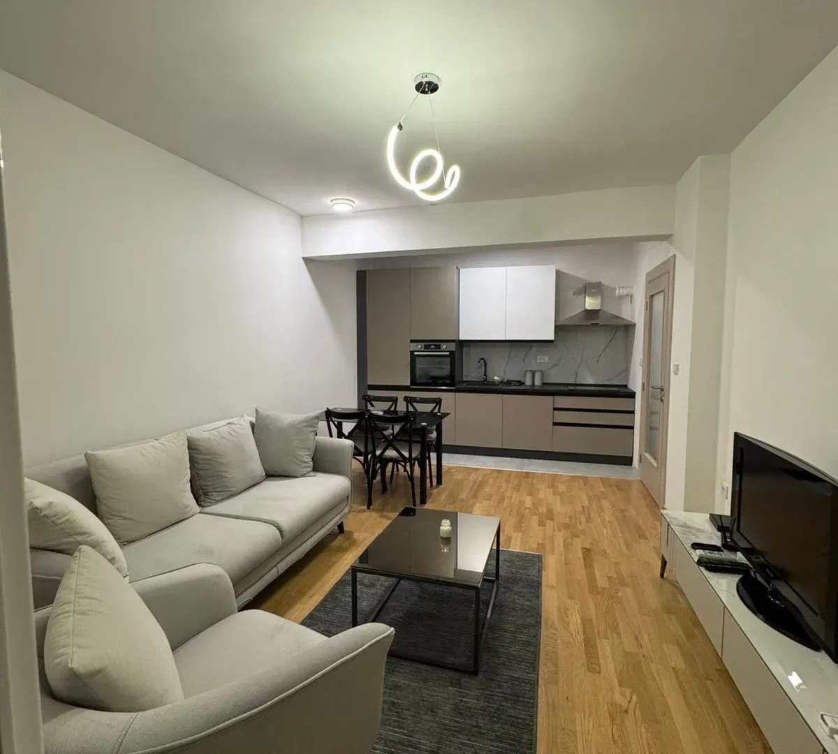 Izdavanje, jednosoban stan, 49m², Stara Varoš, Podgorica