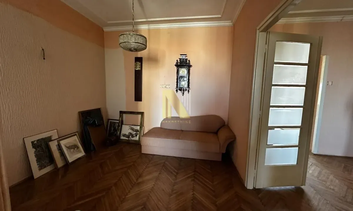 Prodaja, trosoban stan, 96m², Centar, Novi Sad