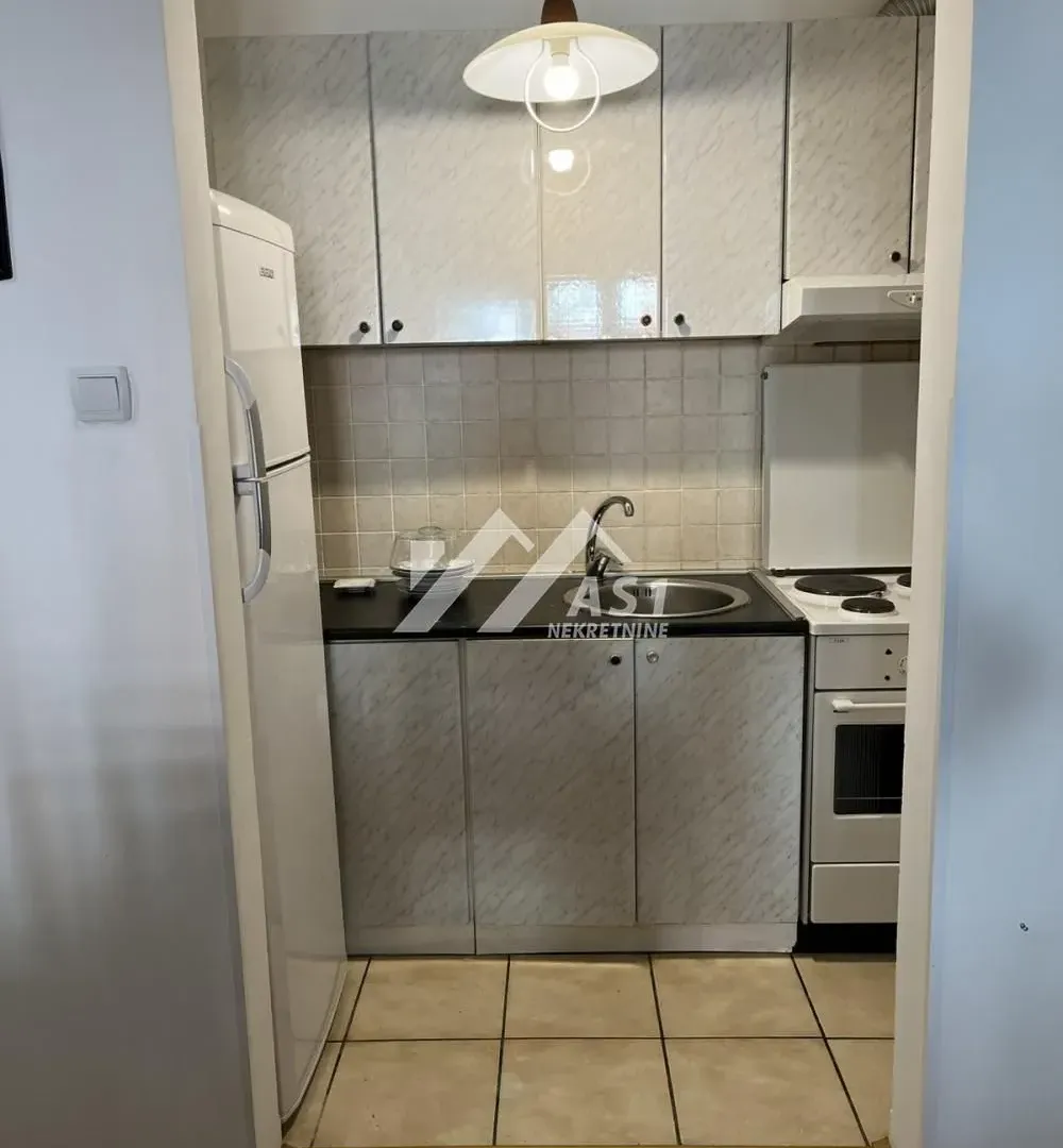 Izdavanje, jednosoban stan, 40m², Sajam, Novi Sad Sve Podlokacije
