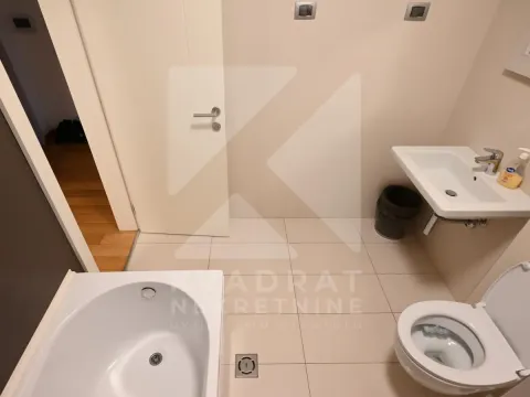 Prodaja, trosoban stan, 114m², Centar, Podgorica - image 15