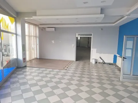 Rent, office space, 330m², Zrenjanin, Srbija - image 3