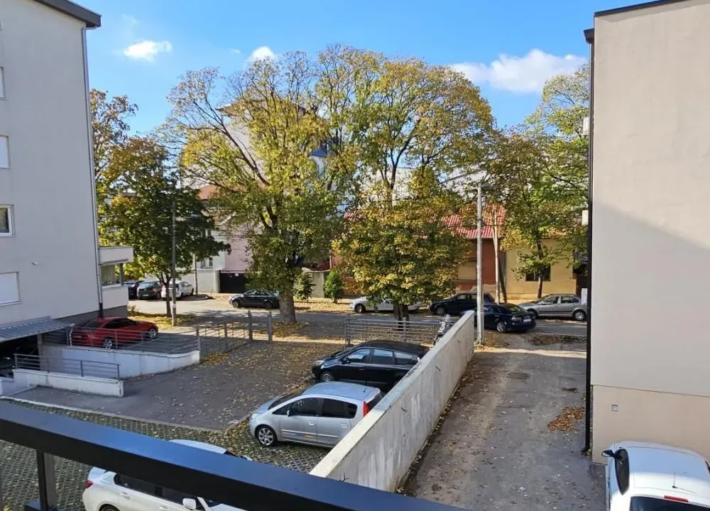 Prodaja, četvorosoban stan, 70m², Zemun Gornji Grad, Zemun Sve Podlokacije