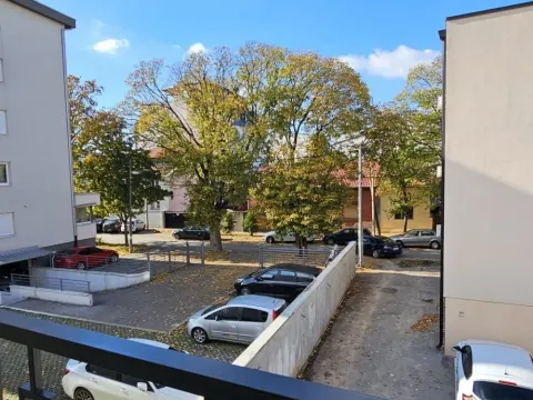 Prodaja, četvorosoban stan, 70m², Zemun Gornji Grad, Zemun Sve Podlokacije - image 3