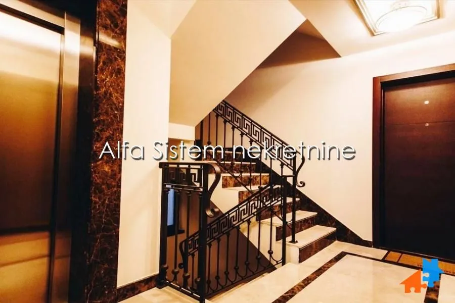 Izdavanje, trosoban stan, 68m², Crveni Krst, Beograd
