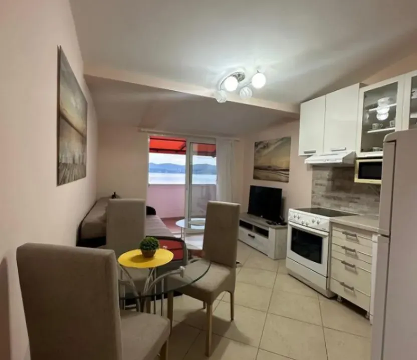 Rent, one bedroom apartment, 45m², Centar, Tivat