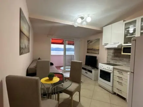 Rent, one bedroom apartment, 45m², Centar, Tivat