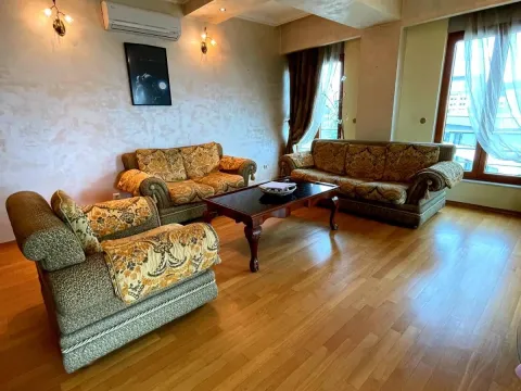 Izdavanje, dvosoban stan, 80m², Centar, Podgorica - image 2