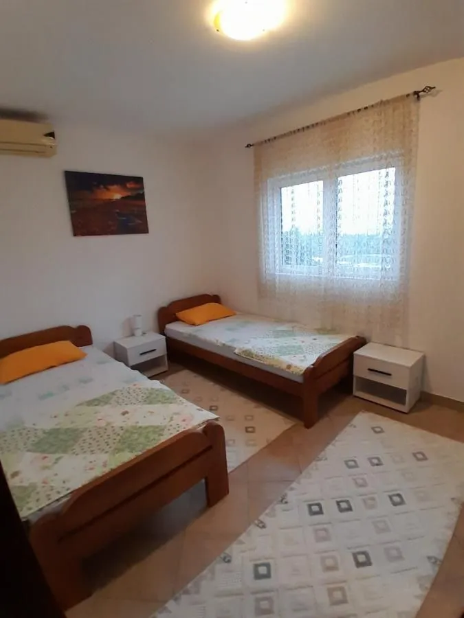 Rent, three bedroom apartment, 120m², Tivat, Crna Gora
