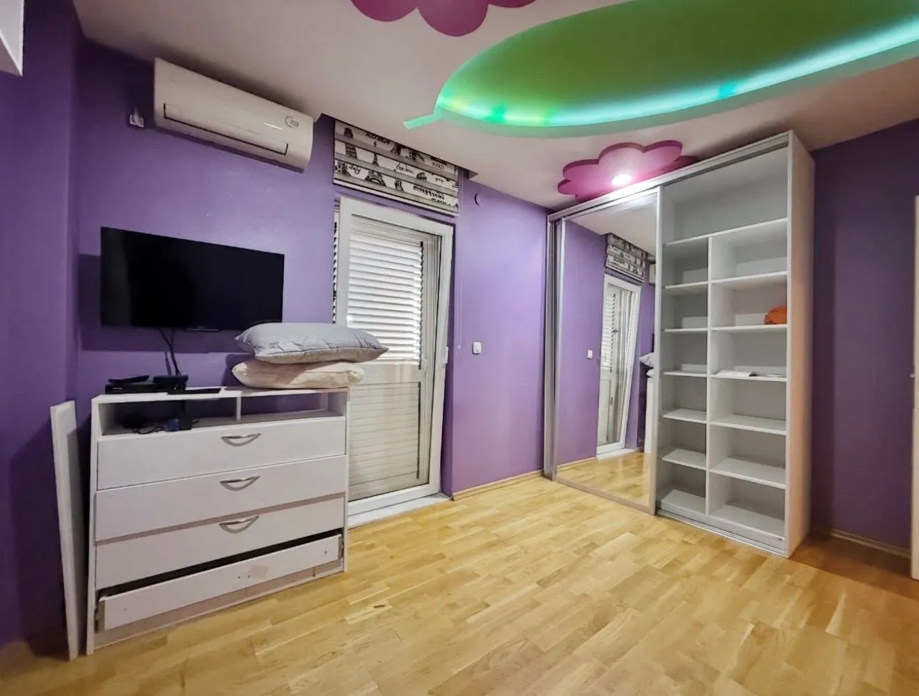 Prodaja, trosoban stan, 140m², Momišići, Podgorica