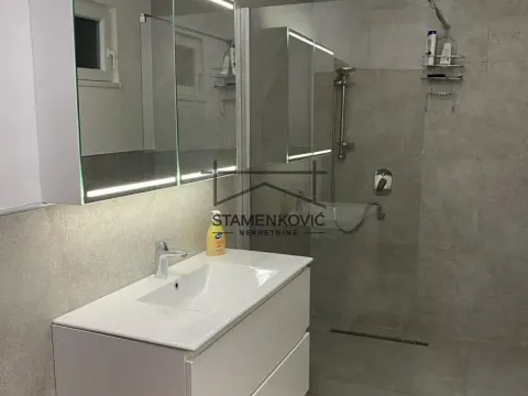 Izdavanje, kuća, 351m², Veternik, Novi Sad Sve Podlokacije - image 9