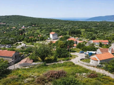 Zemljište in Mrkovi